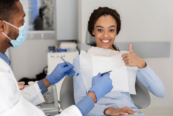How A Same Day Dentist Can Treat A Loose Tooth